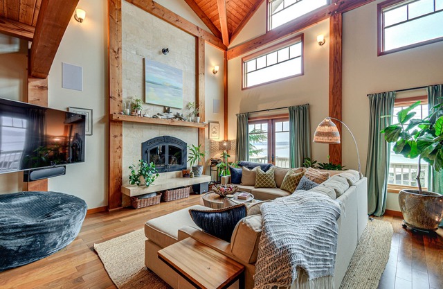 Luxury Vashon Vacation Rental w/Beach Access!