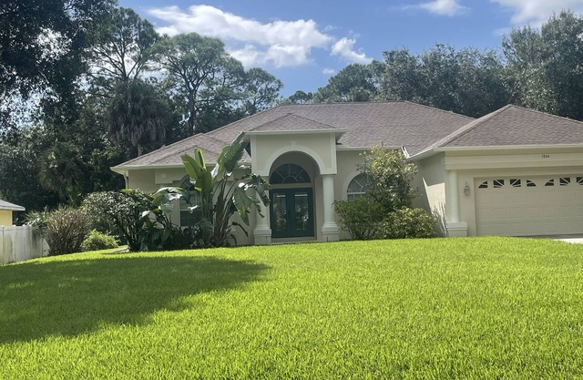 Luxury Venice Florida 4 Bedroom Home with Pool