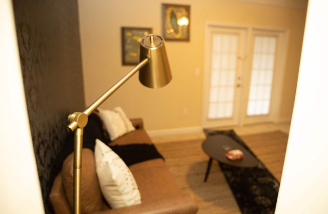 Luxury vibe in the heart of Chattanooga with pool & full coffee bar