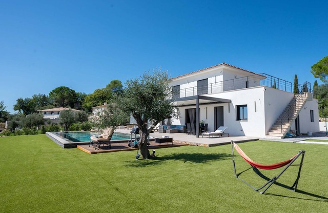 Luxury Villa Belletoile, 8 persons, views, Montauroux