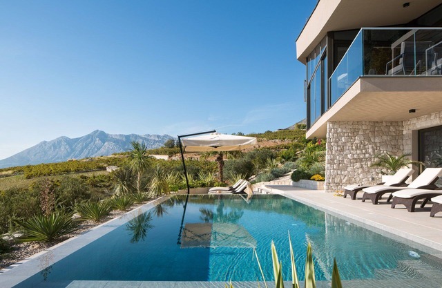Luxury Villa Bevel with Pool