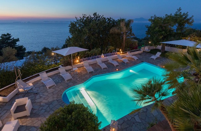 Luxury Villa in "Capri style" with pool & private garden