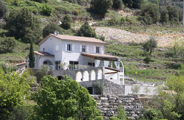Luxury Villa in Sampzon with Pool and Air Conditioning