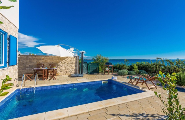 Luxury Villa Miri On The Beach