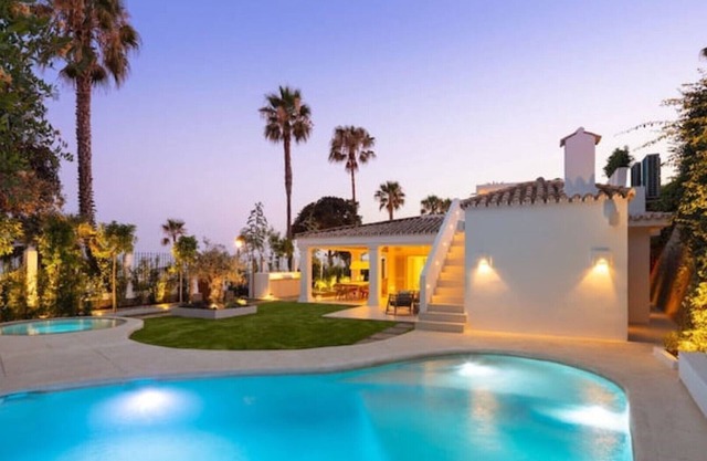 Luxury villa on the beach in Marbella Golden Mile