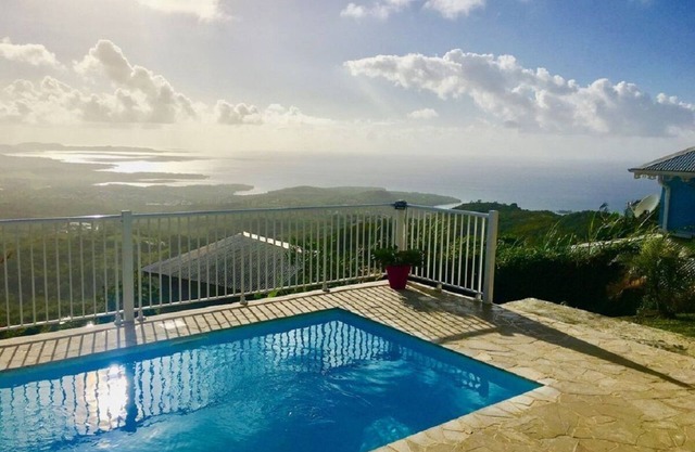 Luxury villa with swimming pool, exceptional view and superb tropical garden