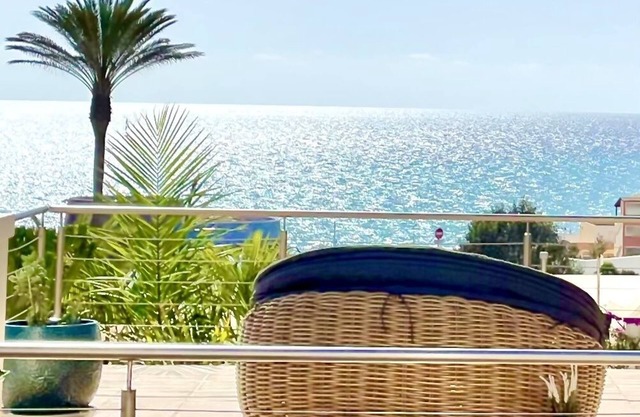 Luxury Villa with wonderful oceanview, private pool & WIFI