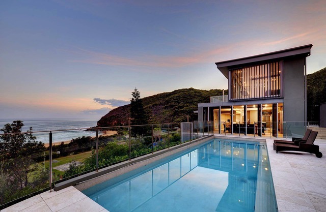 Luxury Villas Killcare Beach House (Walk to the beach)
