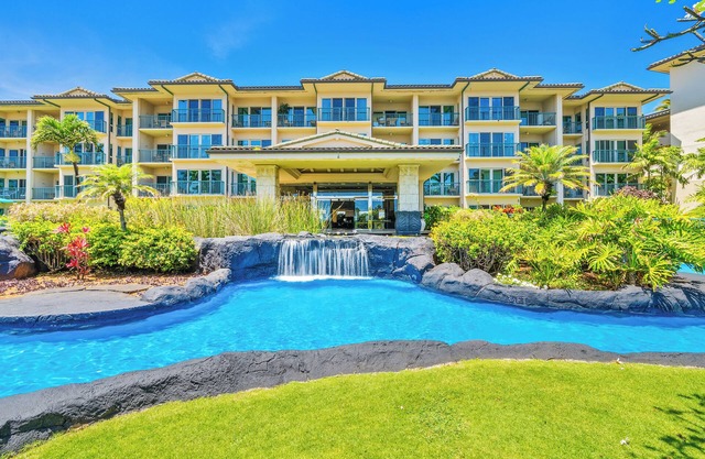 Luxury Waipouli Condo - Steps to Beach and Pool