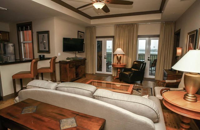 Luxury Waterfront Condo in Historic Apalachicola #307