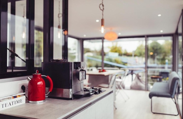 Luxus-Hausboot Courage in Saarbrücken