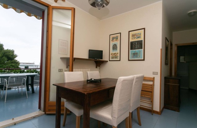 M134 - Marcelli, four-room apartment with terrace 50 meters from the sea