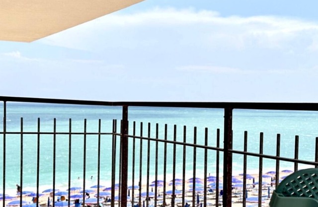 M389 - Marcelli, new three-room apartment on the sea with private beach
