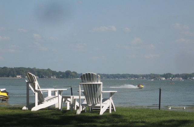Macatawa Lake View Cottage by State Park and Bike Trails