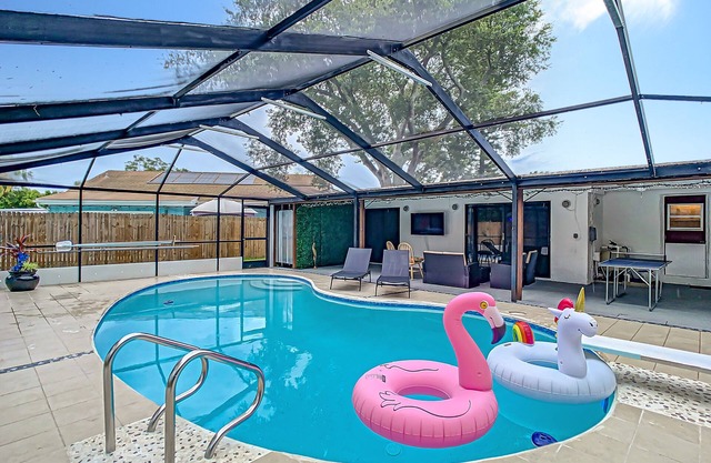 Mad Beach Bungalow w/Heated Pool - 4 Mins to Madeira Beach