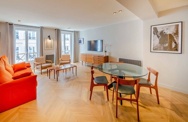 Madeleine- Charming, quiet, upscale apartment - 2 bedrooms 6 people