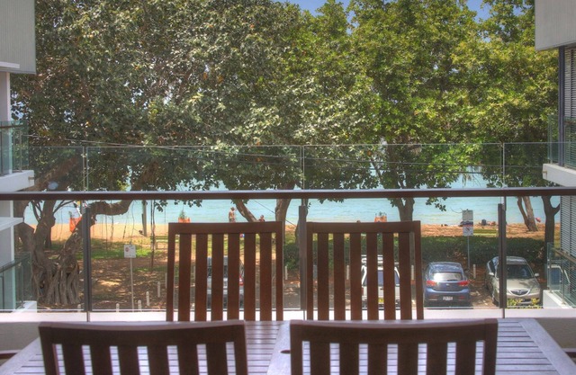 Maggies Beachfront Apt. 8
