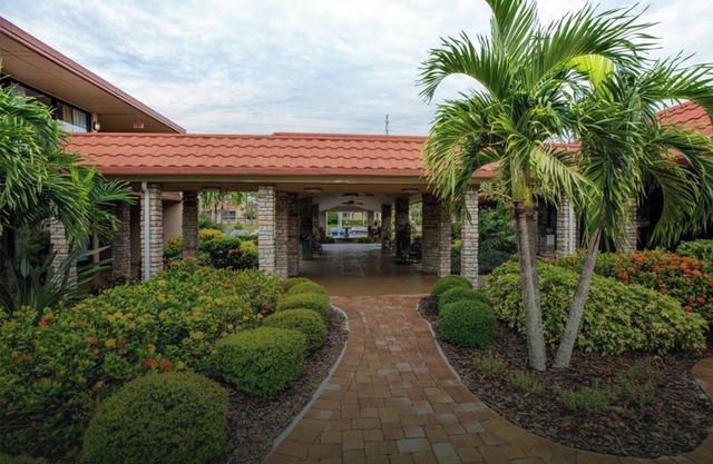 Magic Tree Resort 2 Bedroom - Close Proximity to ALL Theme Parks