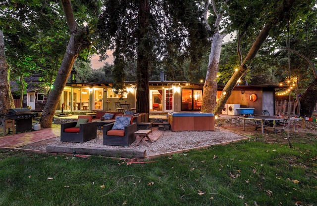 Magical Creekside 3 bedroom