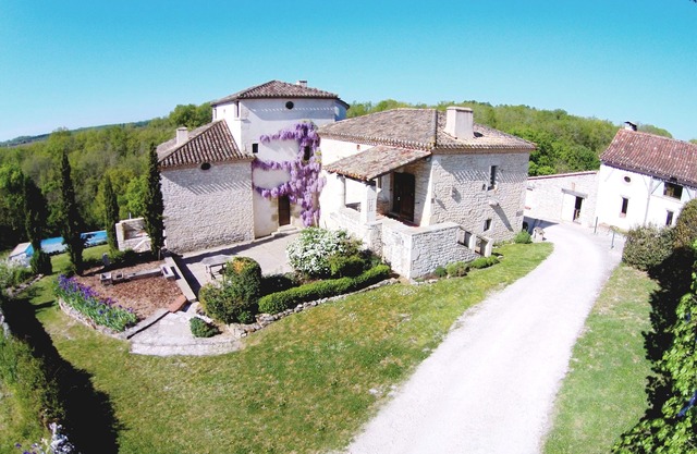 Magnificent Quercy Blanc house in the heart of the Cahors vineyards