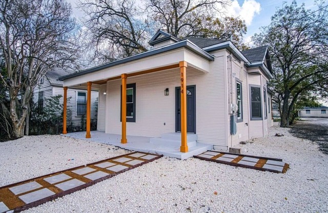 Magnificent 4BR Near Famous Riverwalk and Downtown