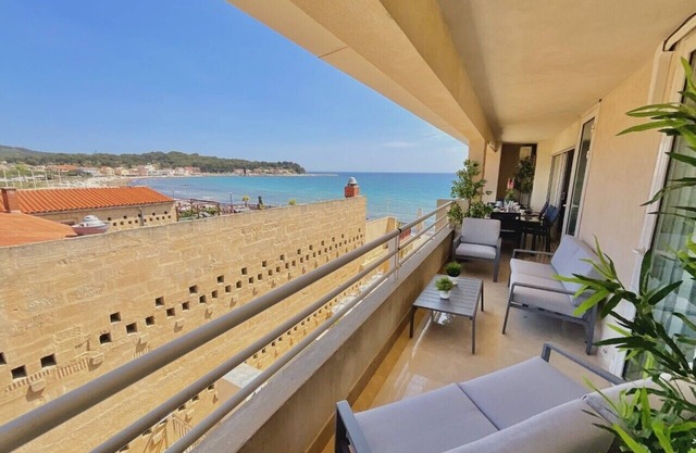 Magnificent 85m ² With Balcony/In Front Of Sea