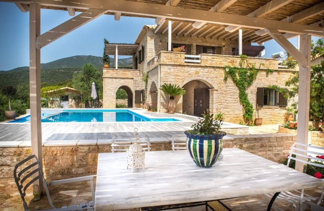 Magnificent, Authentic Private Villa and the Guest house
