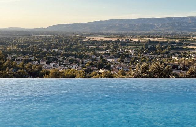 Magnificent charming cottage with panoramic views of the Luberon