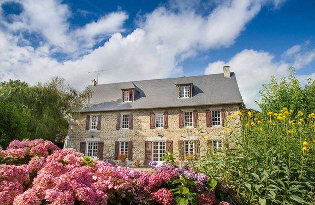 Magnificent Country House with private heated pool, gardens & close to beaches