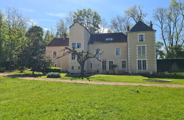 Magnificent estate with swimming pool, Scandinavian bath and sauna.