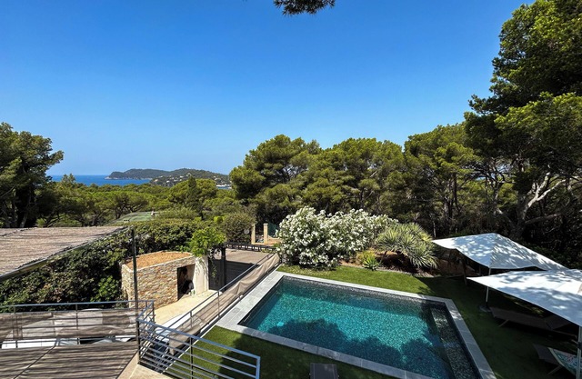 Magnificent modern villa with swimming pool Presqu'île de Giens 4 bedrooms for 8