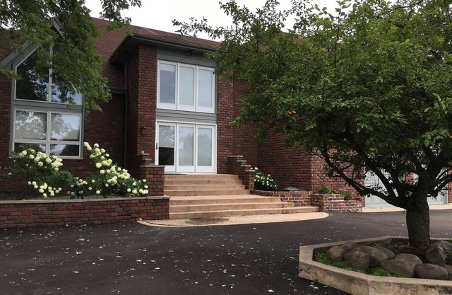 Magnificent Newly renovated 2 bedroom Apartment