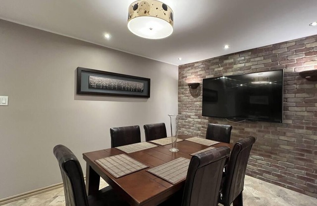 Magnificent quiet and cozy house. 6 persons. Closed courtyard, gazebo, BBQ.