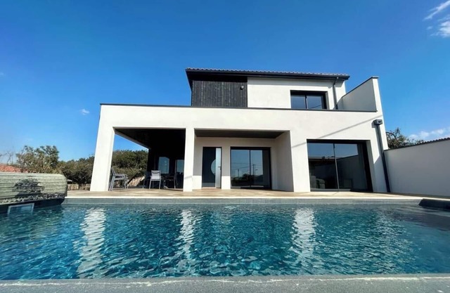 Magnificent Villa and House DUNE for 20 people