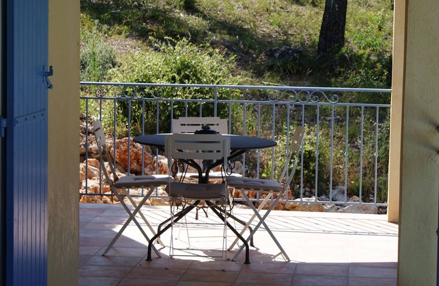 Magnificent Villa in quiet location - 5 bedrooms - 3 shower rooms. To discover