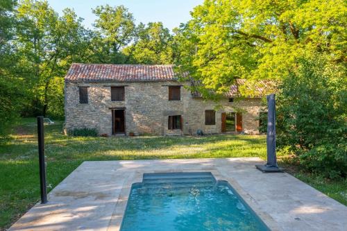 Magnifique longère en pierre du Lot Piscine Privée