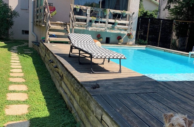 Magnifique maison au calme 140 m2 entre Drome & Ardèche piscine & parking privé