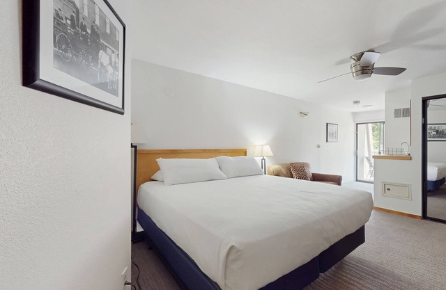 Main St. gem - pool & hot tub - walk to lifts, dog-friendly, private balcony