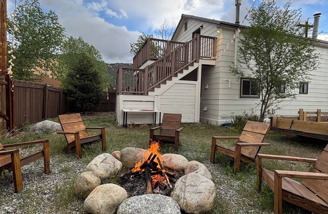 Main Street Retreat-Upstairs-Pet Friendly-Large Deck! STR# 262