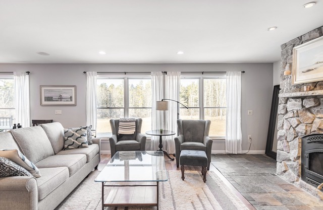 Maine House-Kennebunk one story living near beach