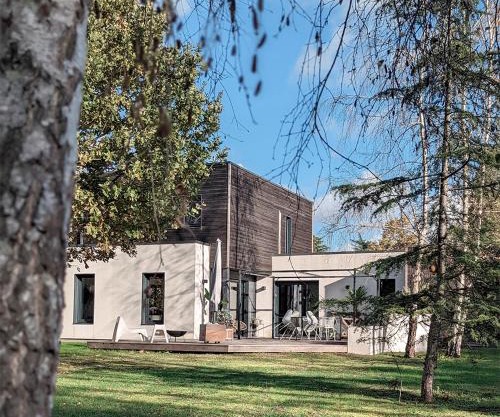 Maison Architecte, Parc arboré & BBQ, 10 min du circuit