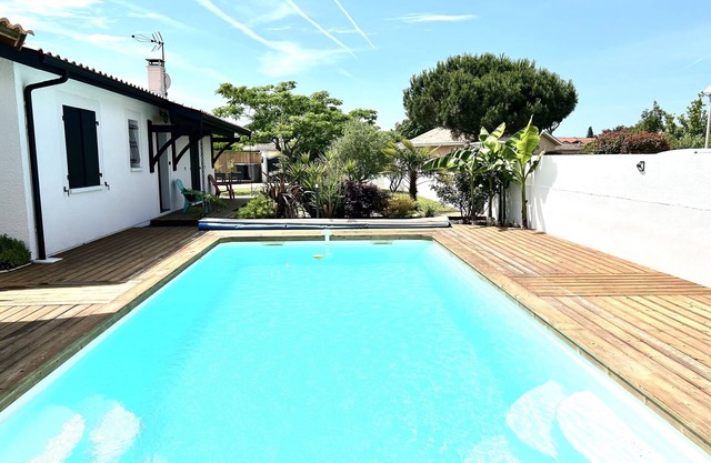 Maison au Calme Avec Piscine et Proche des Ports