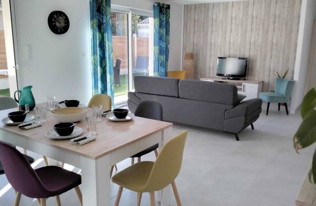 Maison au Calme au Coeur des Mathes