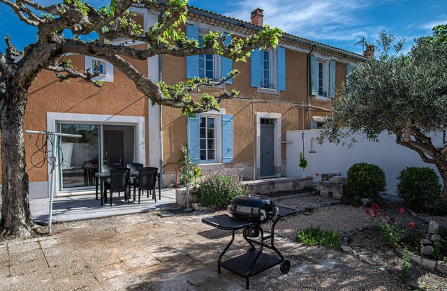 Maison avec jardin proche du centre-ville Isle-sur-la-Sorgue