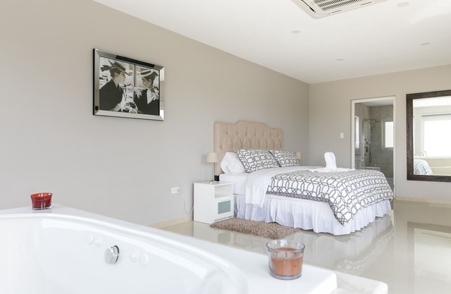 MAISON BLANCHE ARUBA (Last minute deals in the description)
