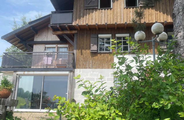 Maison Chalet jusqu'à 7 personnes proche de la Suisse , vallée du Doubs ,