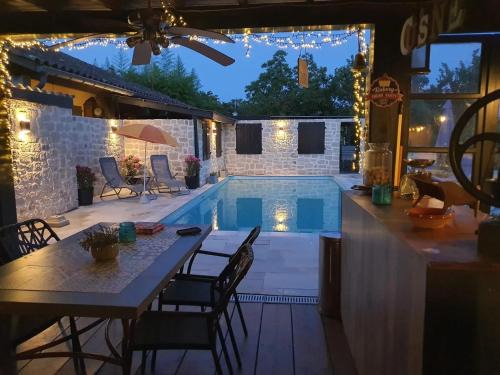 Maison charmante à Montfermier avec piscine privée