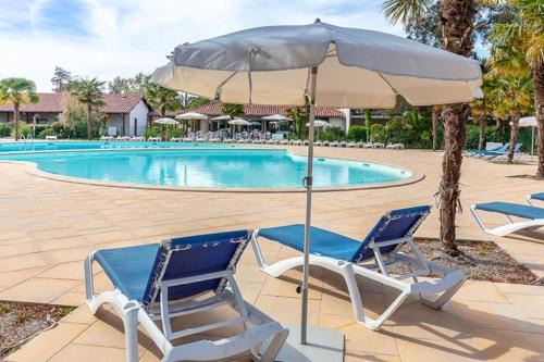 maison cosy avec piscine, tennis, piste cyclable