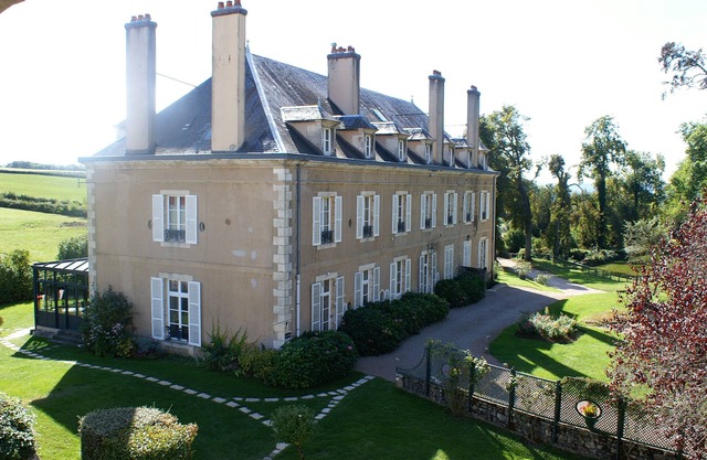 Maison d'Hôtes de Charme -PDJ offered - 20 to 26 people - possible up to 34