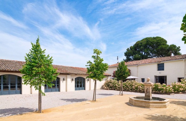 Maison de Campagne Avec Piscine Privée à 10min des Plages